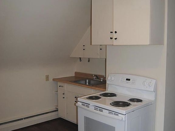2nd image of 711 Oak Hill Ave APT 3