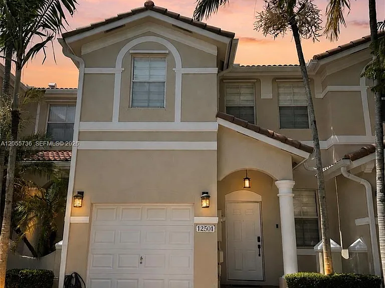 12501 SW 124th Ter — Photo 1