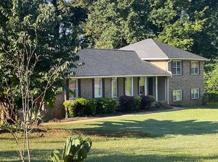 553 Villa Dr, Lilburn, GA 30047