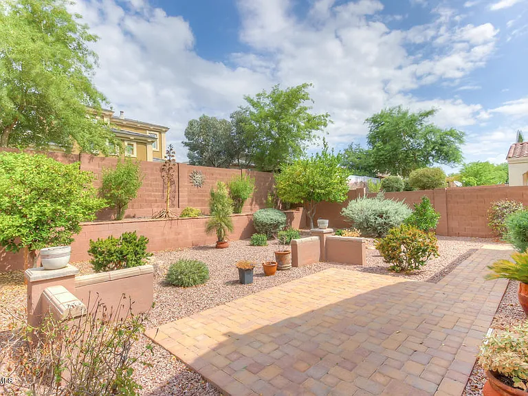20912 W Ridge Rd — Photo 23