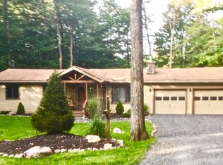 1135 Manor Hill Rd, Pocono Pines, PA 18350