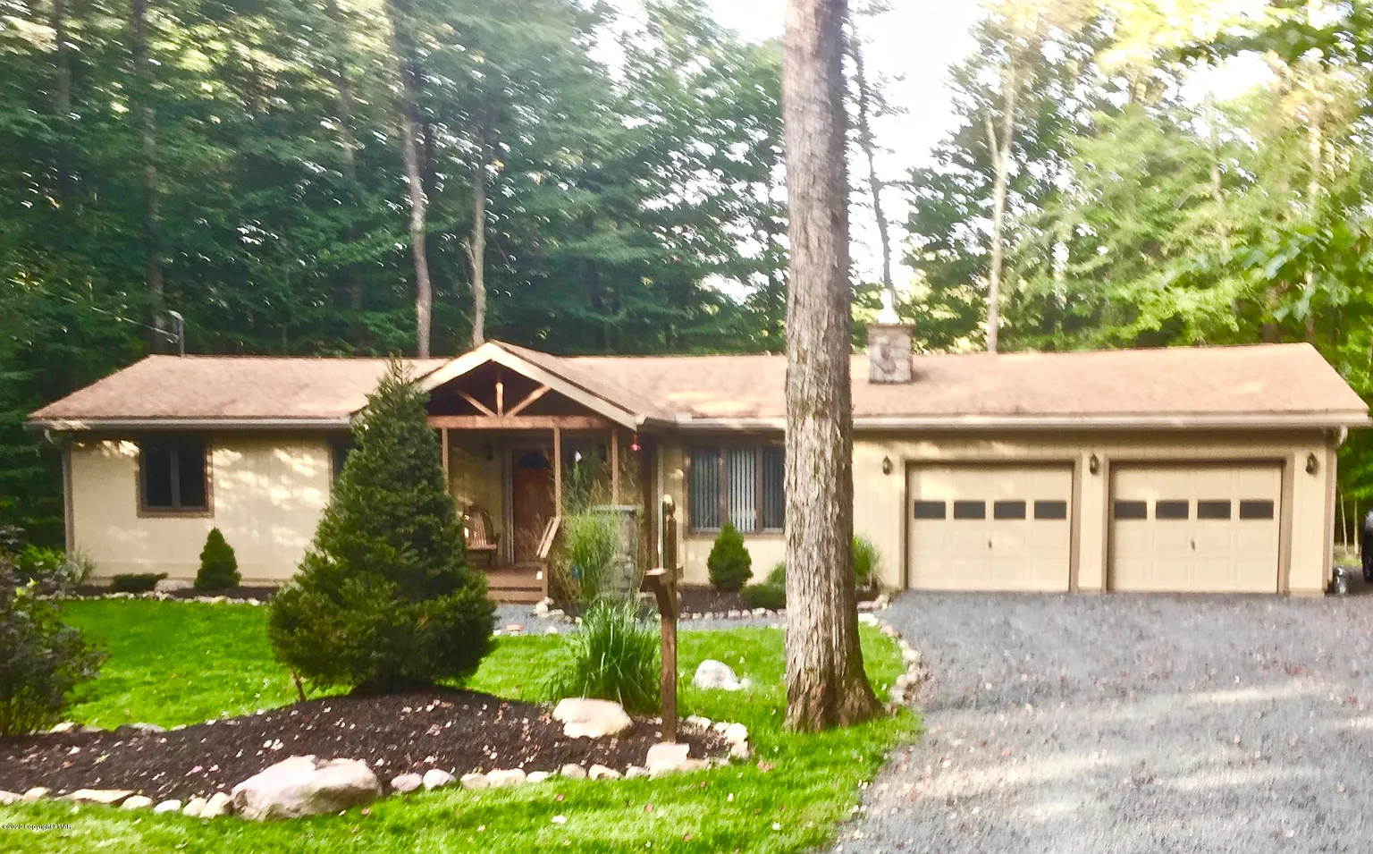 1135 Manor Hill Rd photo 1