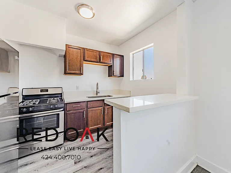 4348 Lockwood Ave #16 — Photo 9