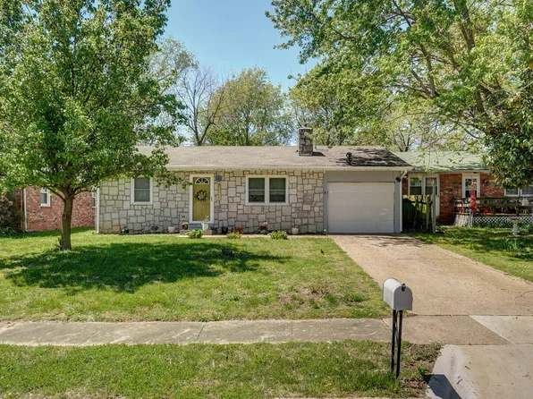 1121 N Homewood Avenue, Springfield, MO 65802