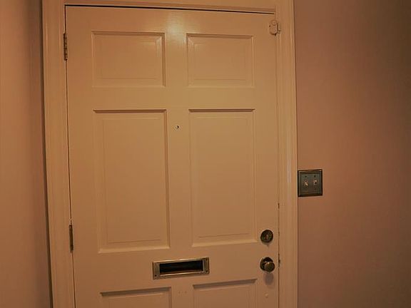 3rd image of 406 Sutherlin Pl