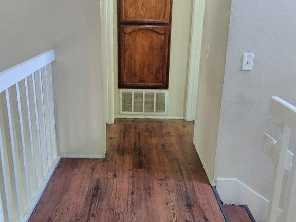 4th image of 390 E Madison Ave APT B