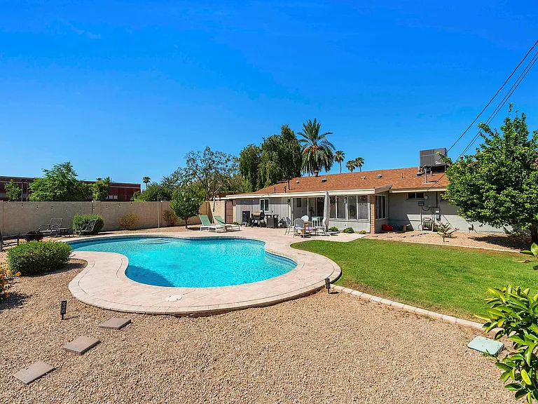 3117 S Jentilly Ln — Photo 4