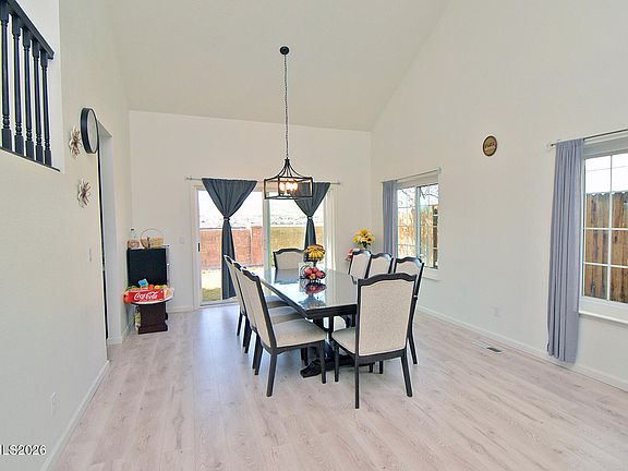 4th image of 5435 Santa Rosa Ave