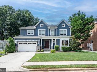 1217 Ross Dr SW, Vienna, VA 22180