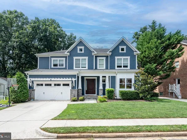1217 Ross Dr SW, Vienna, VA 22180