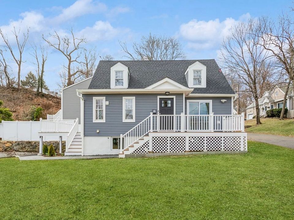 1st image of 11 Woodlawn Ave #11A