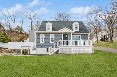 11 Woodlawn Ave #11A Photo 1
