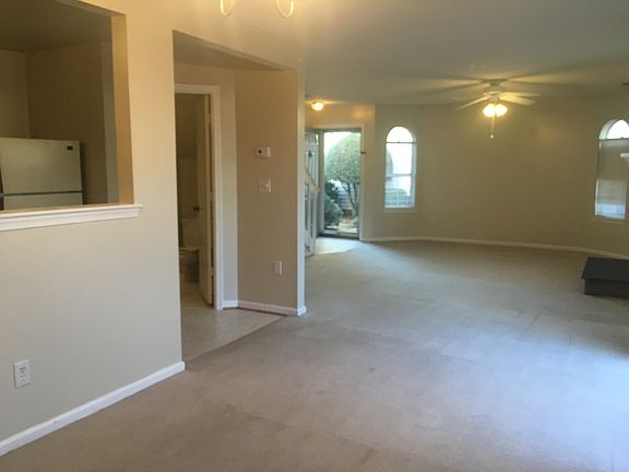 5th image of 4689 Shallowford Cir