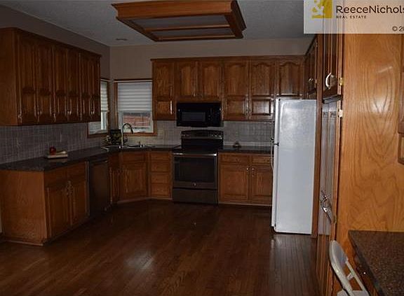 New Counters, Backsplash & Appliances Just For You!