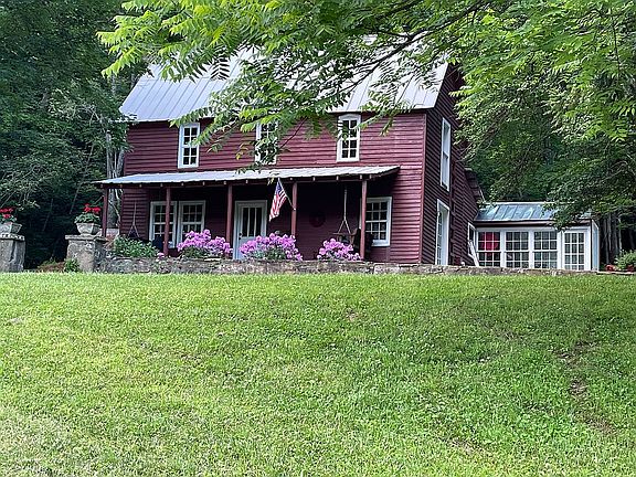 2nd image of 1940 Bettys Creek Rd
