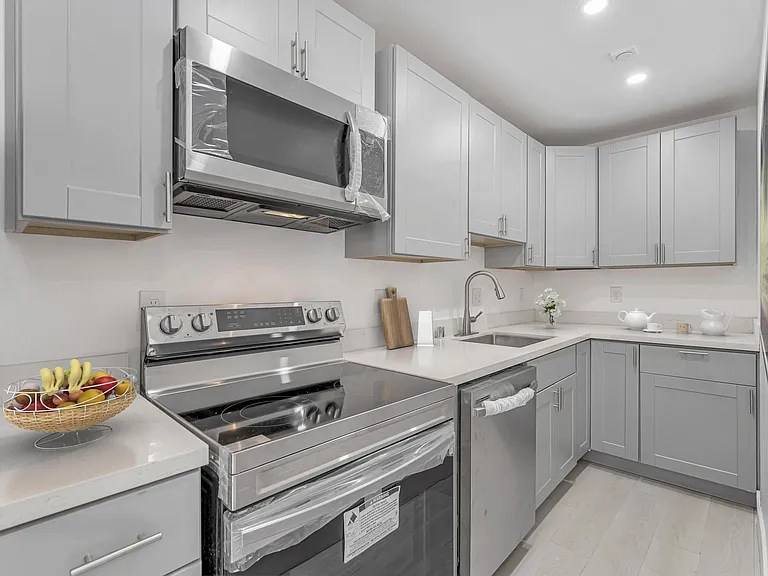 1031 62nd St #1035B — Photo 3