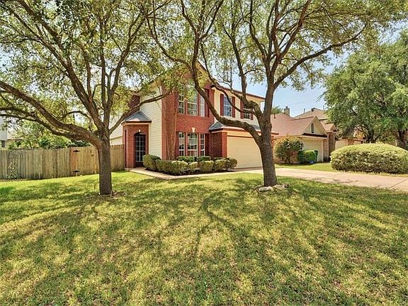There are many established trees in the yard and throughout the neighborhood. It gives the community