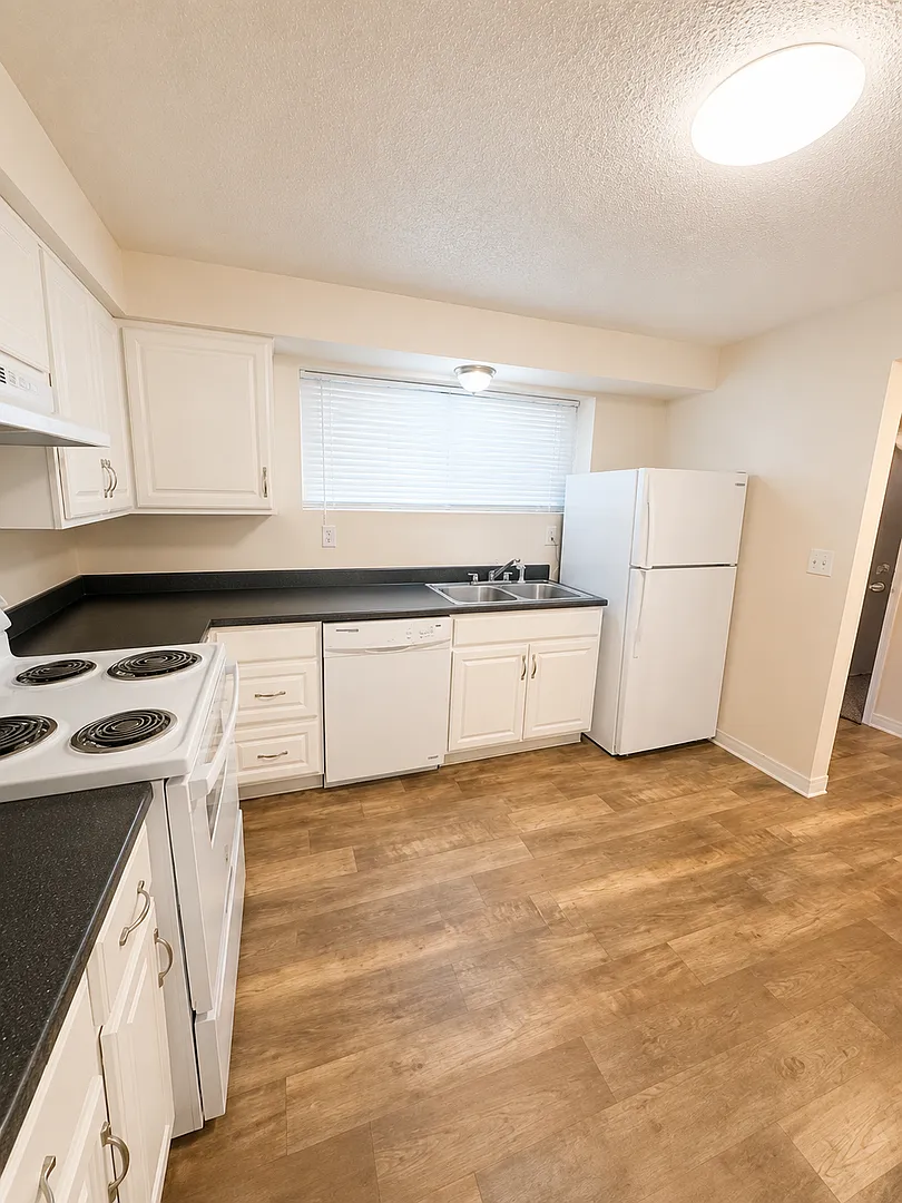 2BR/2BA across from EWU! — Photo 2