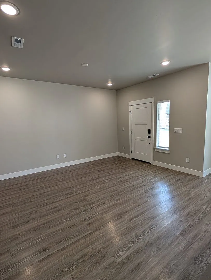5560 Trueman Unit C — Photo 4
