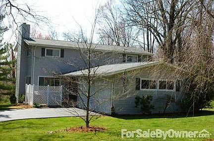 133 Hilton Rd Greensburg. Latrobe School
						:
						Home is in quiet area with only neighborhood traffic on road.