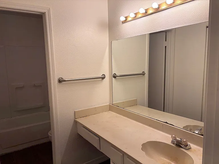 5705 E Texas St #9 — Photo 6