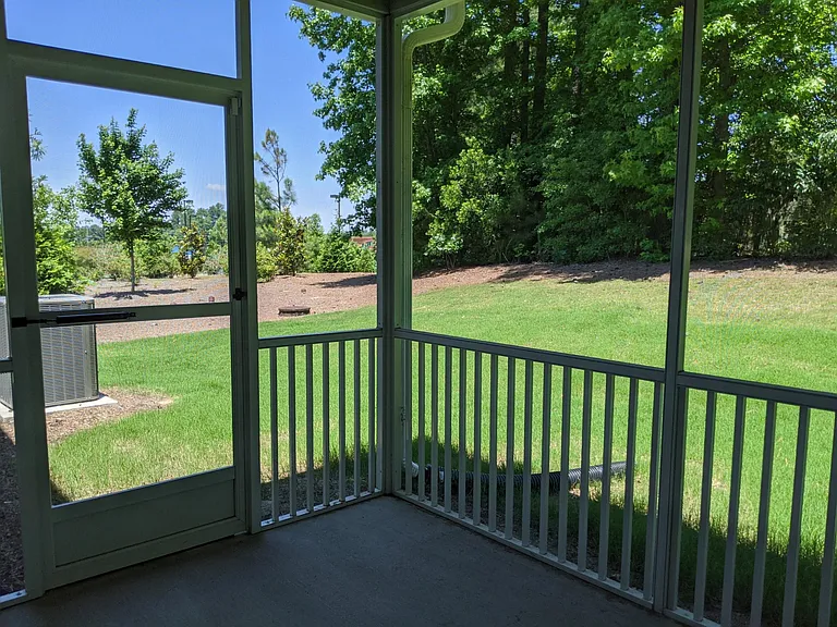 1137 Lookout Ridge Rd — Photo 2