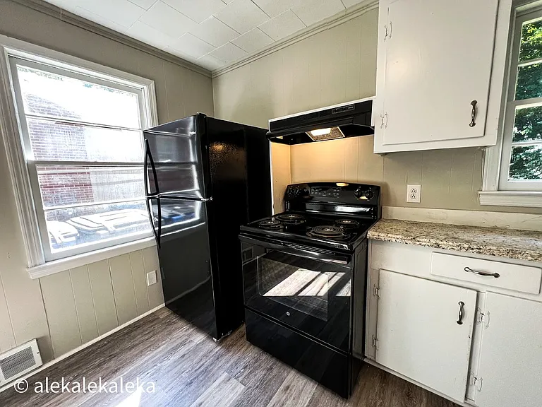 1006 E Devonshire St — Photo 3