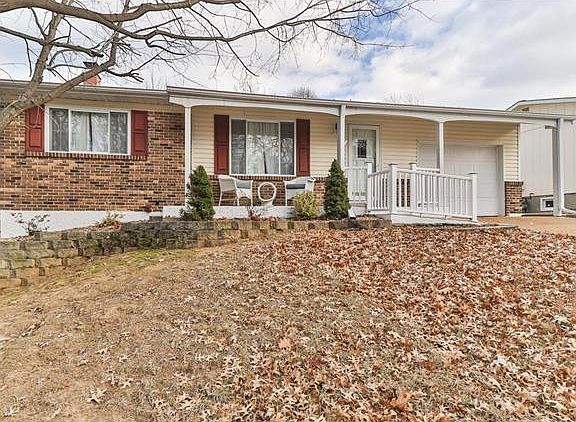 3rd image of 2718 Creekmont Ln