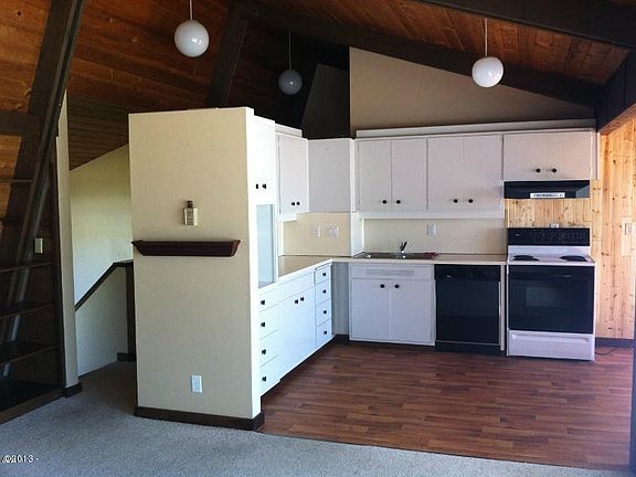 2nd image of 406 NW Oceania Dr