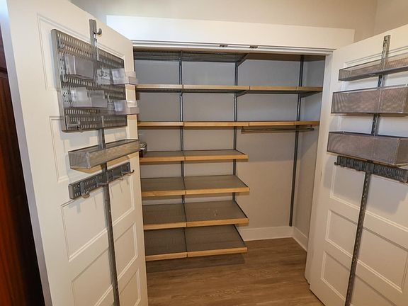 4th image of 450 Granite Way