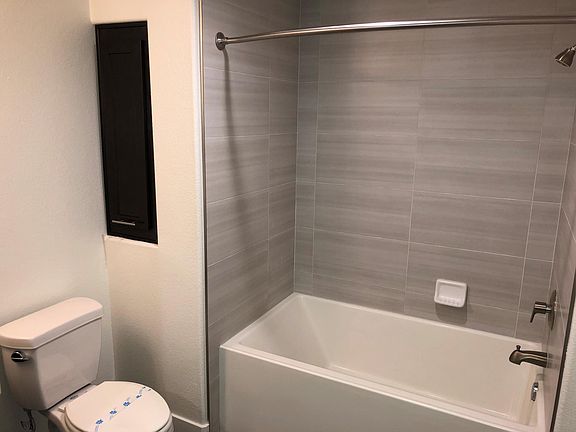 4th image of 452 10th Ave #209