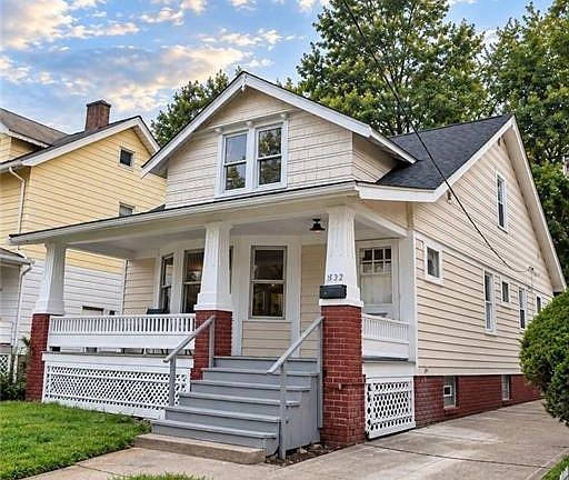 2nd image of 3592 W 128th St
