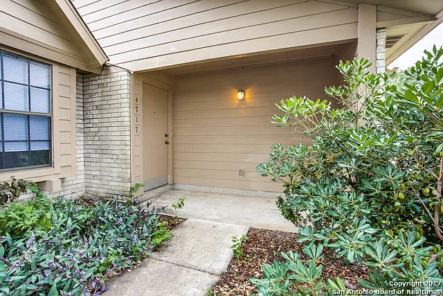 4717 Oakfield Way — Photo 3