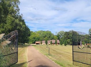 83 Grove Acres Rd, Natchez, MS 39120