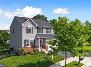 111 Eisentown Dr, Lovettsville, VA 20180