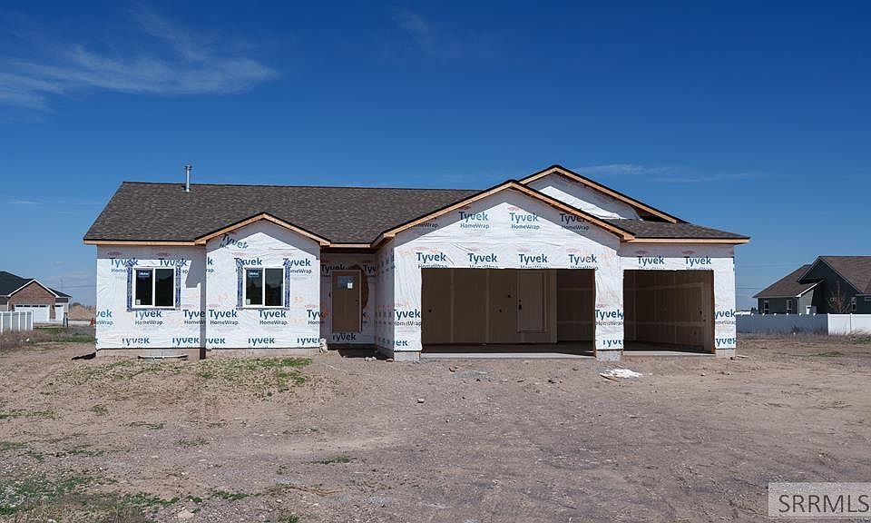 1st image of 605 Badlands St