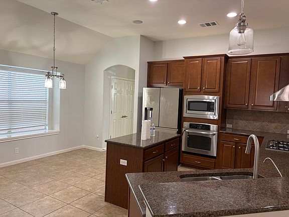 4th image of 505 Rolling Brook Ln
