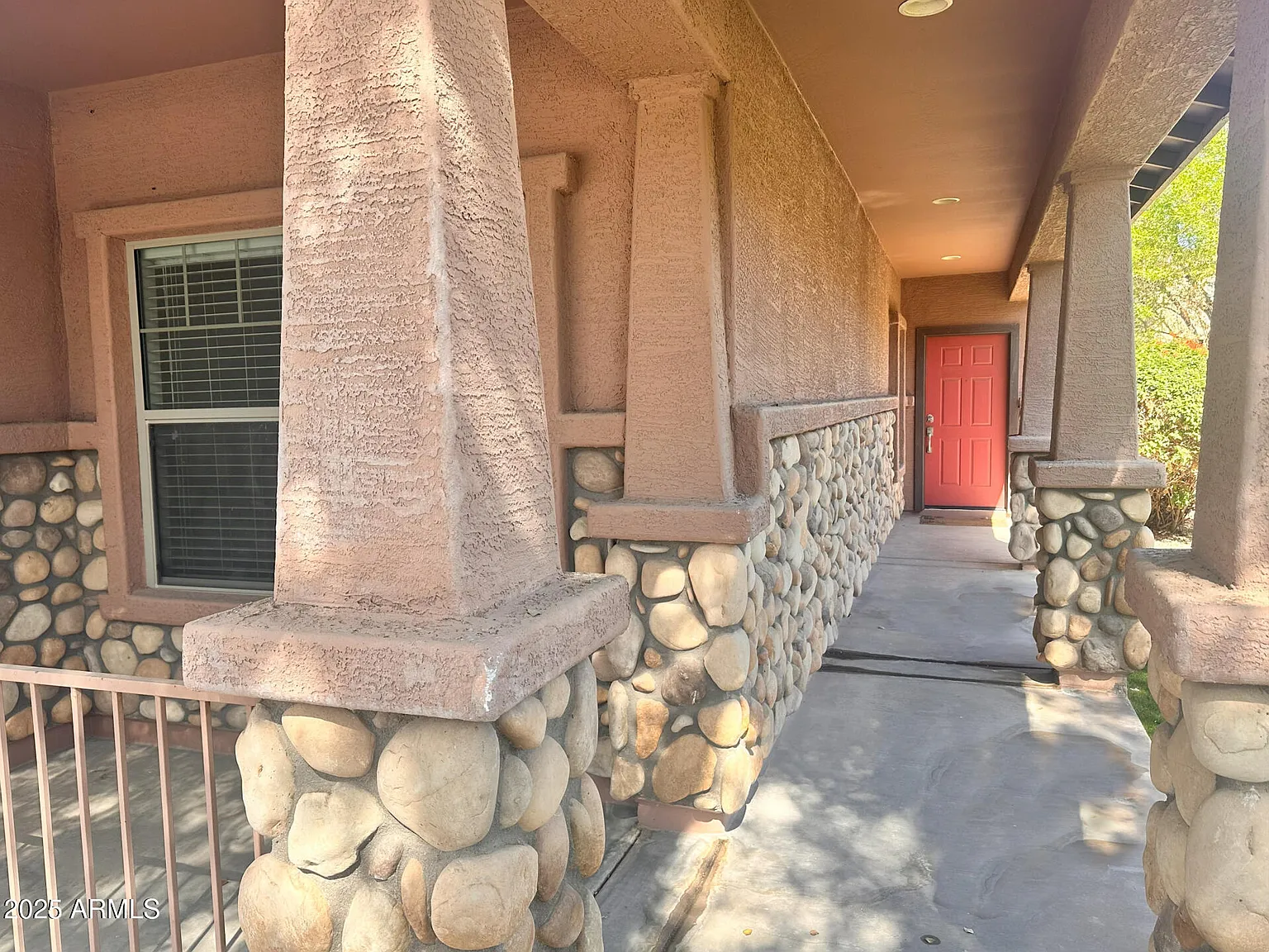3 bed, 1608 sqft, $2,600 — Photo 2