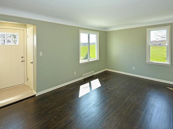 4th image of 20392 Westover Ave