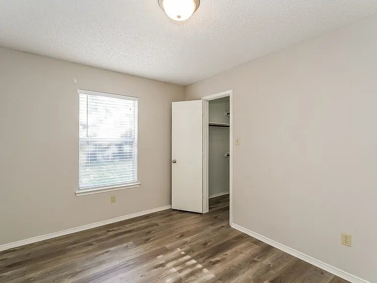7900 Flowertree Ct — Photo 13