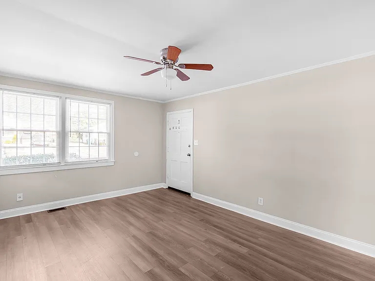 1318 Richmond Pl — Photo 7
