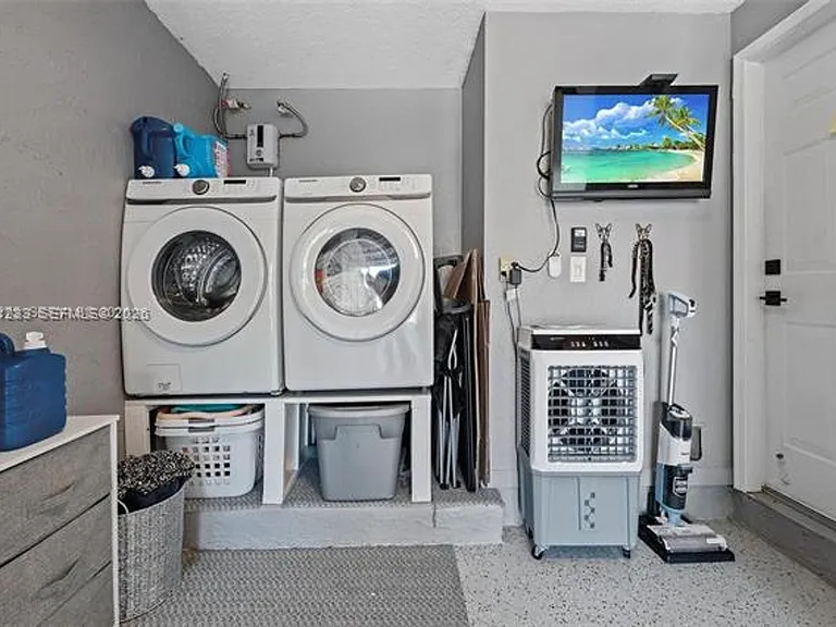 18755 SW 27th Ct #Townhouse 18755 — Photo 19