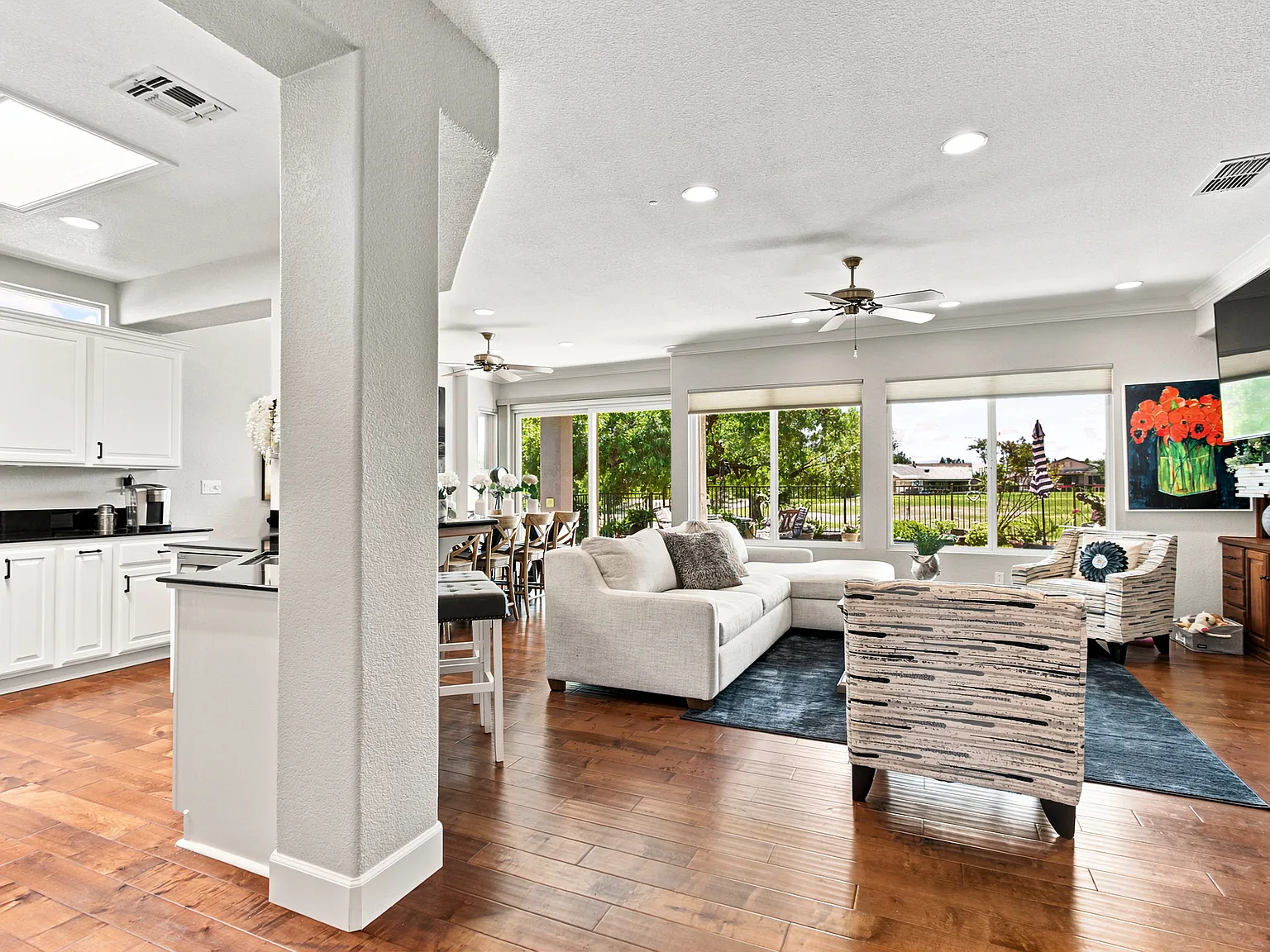 2 bed, 1539 sqft, $3,000 — Photo 3