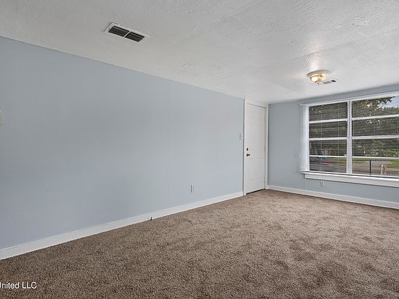 4th image of 3710 Park Blvd