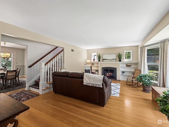 5th image of 2946 Quince Street SE