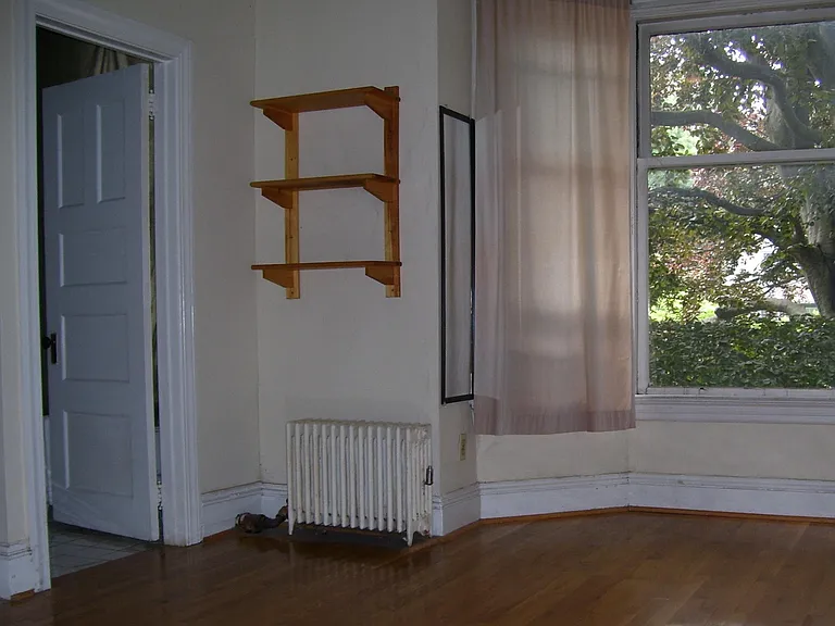 159 Prospect St #8 — Photo 4