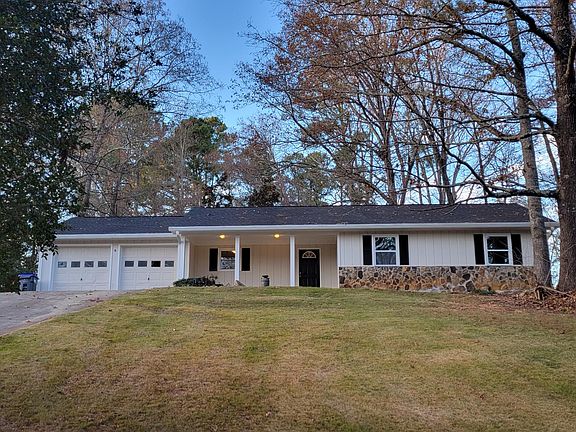 3rd image of 2390 Pine Stream Ct