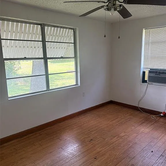 1825 E Pierce St — Photo 8