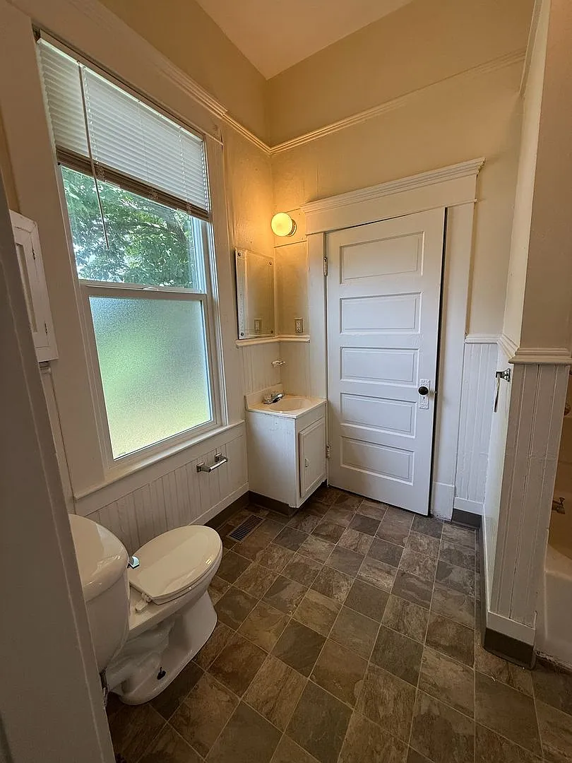2 Bedroom, 1 Bathroom Cottage in the heart of Bellingham! — Photo 3