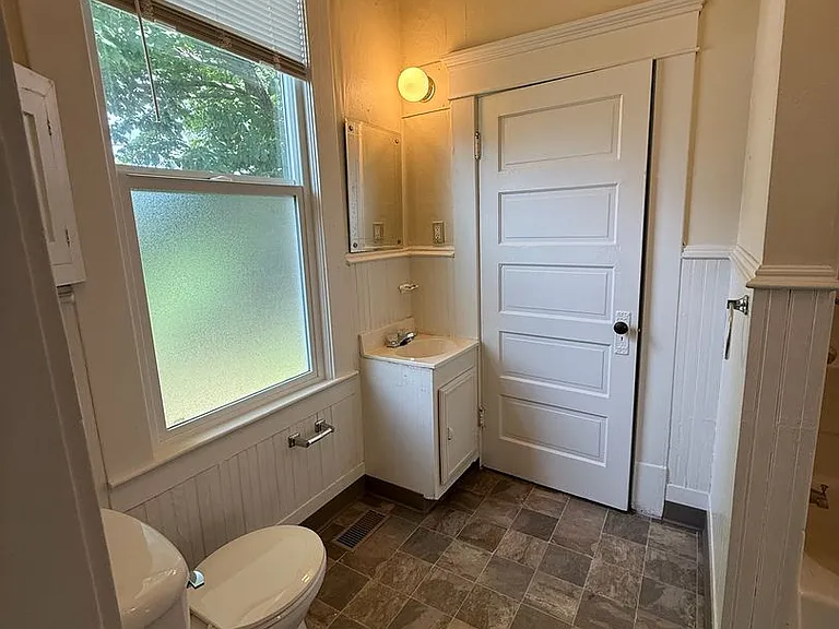 2118 Ellis St — Photo 3